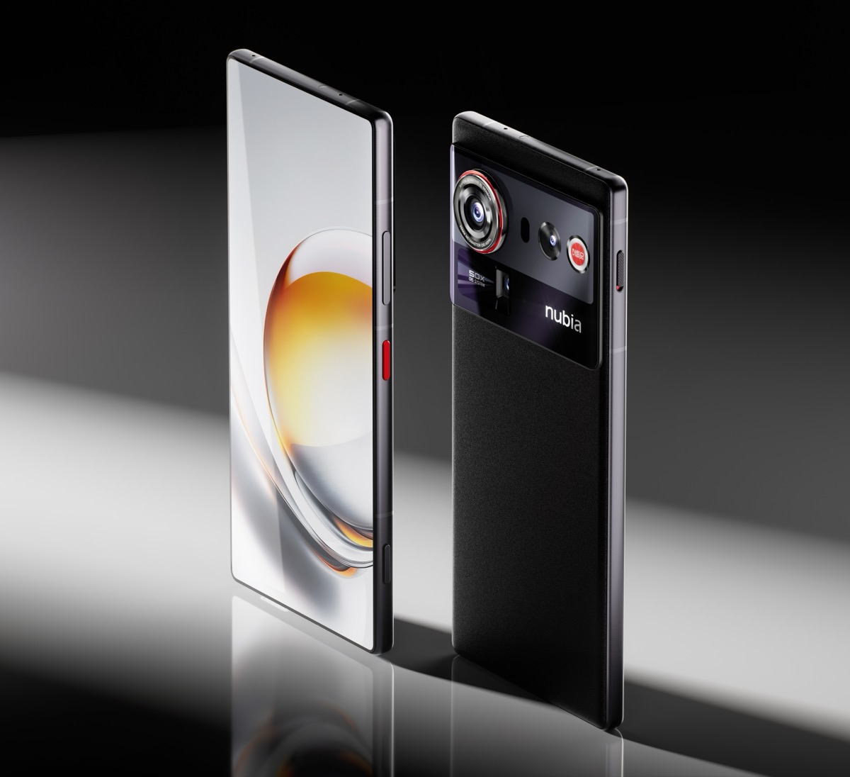 Nubia Z80 Ultra edestä ja takaa.