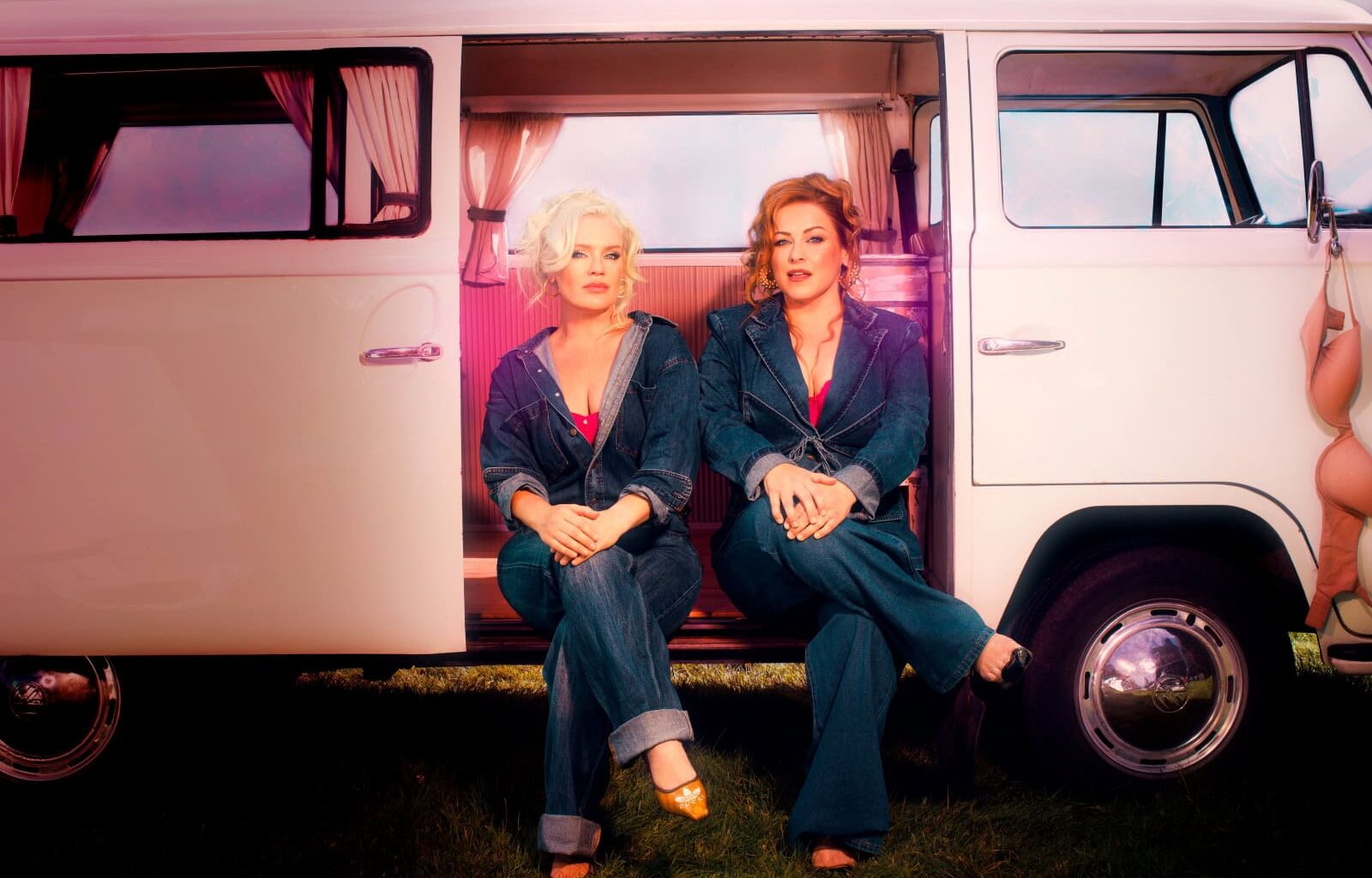 Nylon Beat juhlii 30-vuotiasta esikoislevyään uransa suurimmalla keikalla - "Tervetuloa iltaan, jossa astutaan meidän poppiunelmaan"