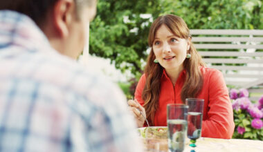 MTV3:n supersuosittu suomalainen komediasarja Onnela jatkuu viimein uusin jaksoin: tätä on luvassa
