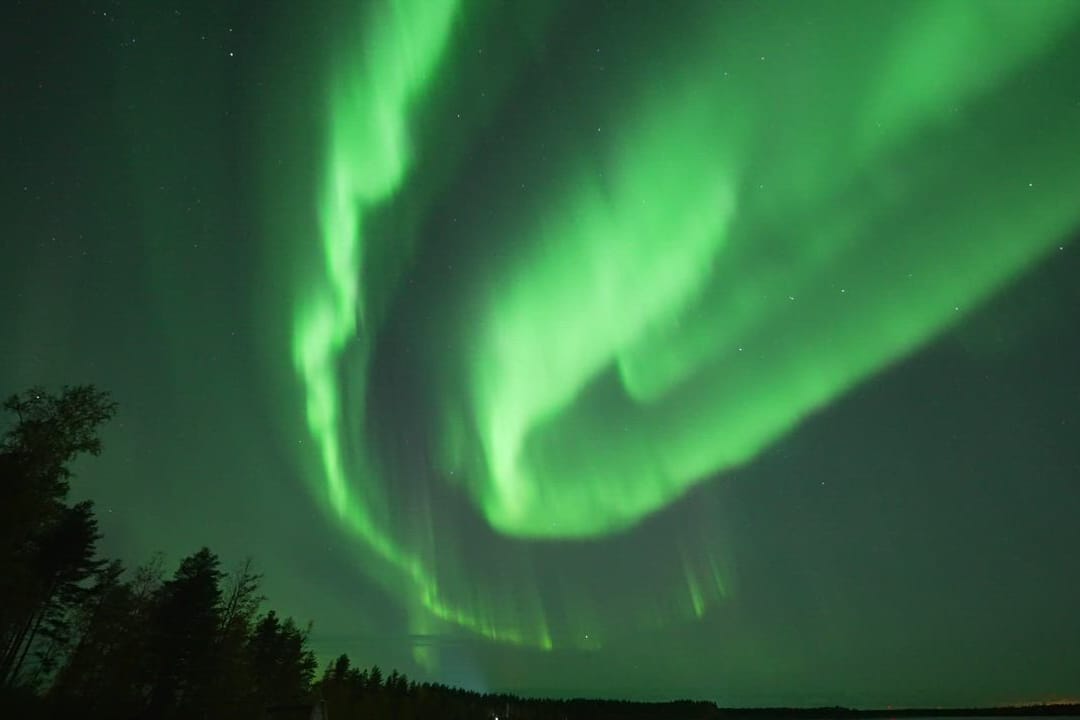 Revontulet loimusivat 1.10 Papinjärven yllä :-)