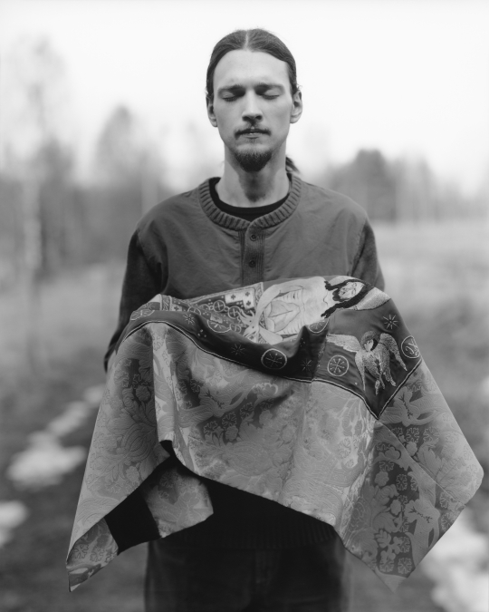 Nelli Palomäen valokuva Grigorii pitelee Kristusta