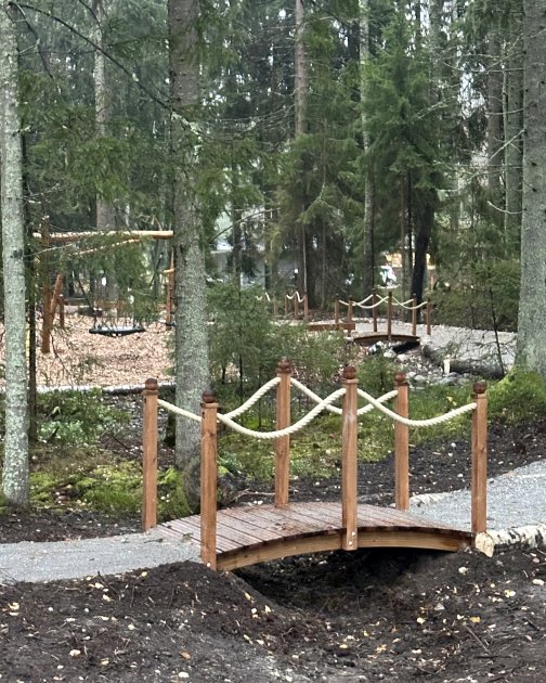 Hirvensalon uusi leikkipaikka kutsuu luonnon keskelle