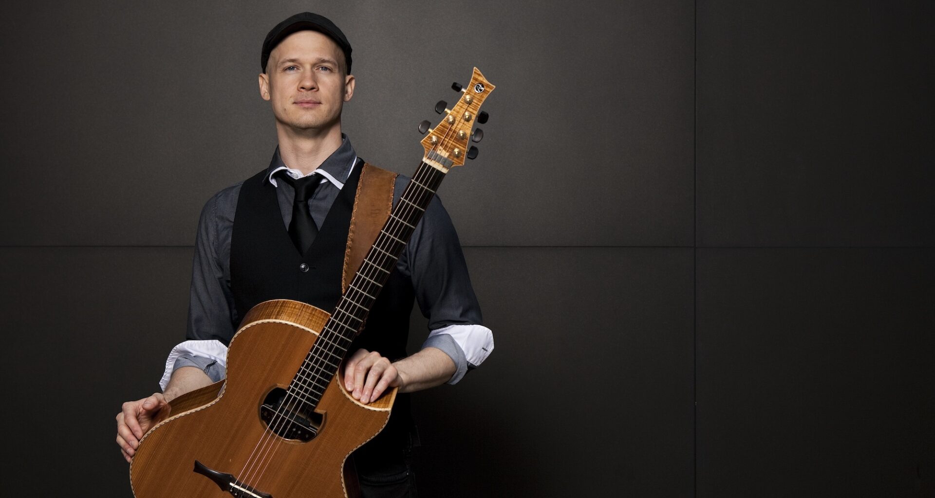 Petteri Sariolan taidot eivät lakkaa hämmästyttämästä – kitaravirtuoosin uusi video ensinäytössä Soundissa