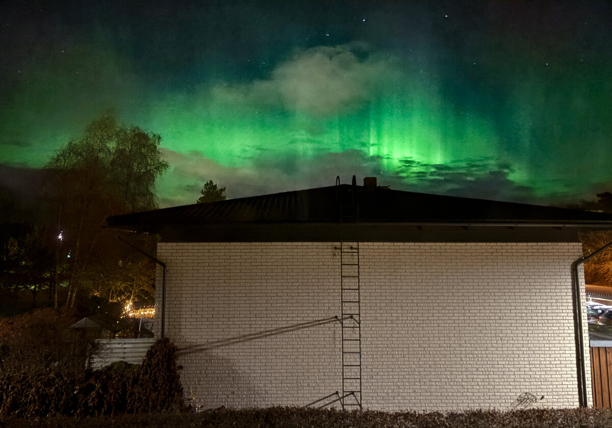 Voimakkaat revontulet havaittiin Raisiossa sunnuntain puolella kello 01.30.