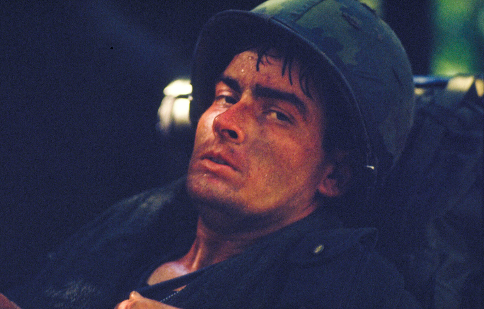 Tom Cruise vei Charlie Sheenin havitteleman roolin - elokuvasta tuli klassikko, eikä ohjaajan selitys roolitukselle vakuuttanut