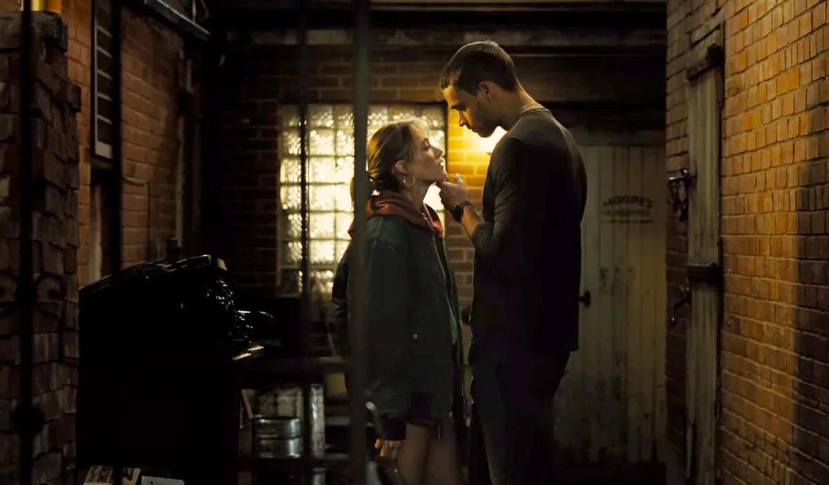 Se päättyy meihin -kirjailijan uutta tarinaa tähdittää kauhustara – katso traileri