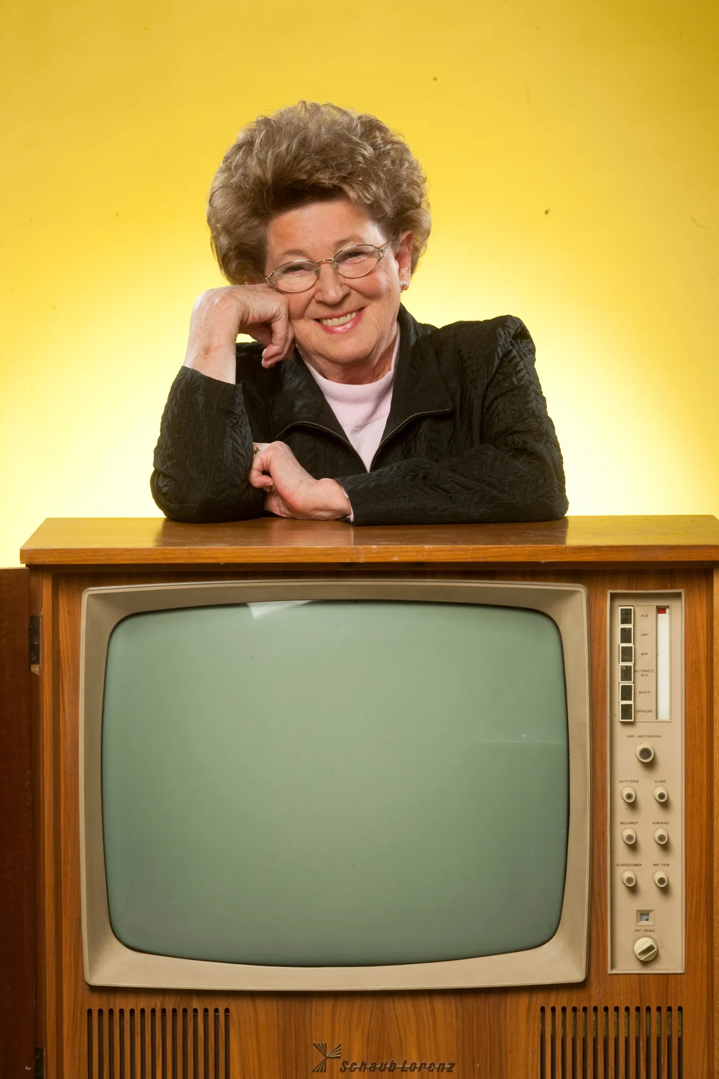 Teija Sopanen sai paikan vakituisena kuuluttajana Suomen Televisiossa 1. tammikuuta 1958.