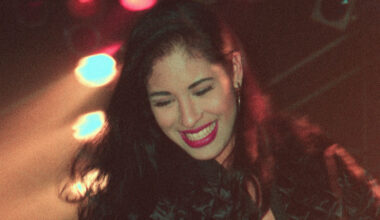 23-vuotiaana murhatusta "Tejano-musiikin kuningattaresta" kertova dokumentti kohta Netflixissä - Traileri julkaistu