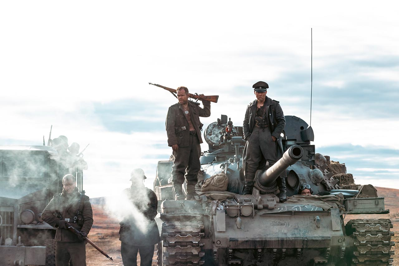 Kotimainen sotaseikkailu hurmasi – illan elokuva on täyttä tykitystä