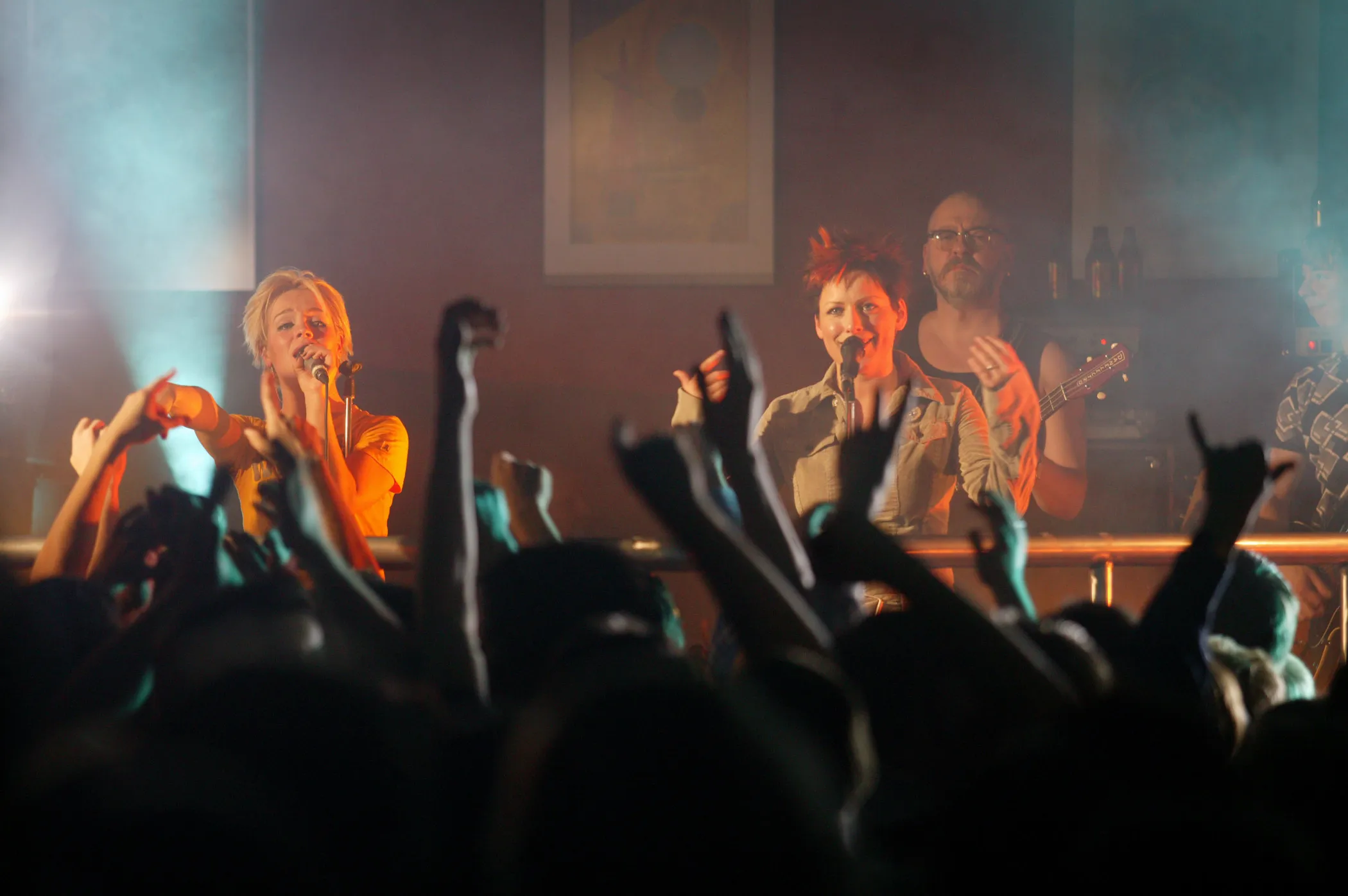 Nylon Beat Kotkassa joulukuussa 2003.