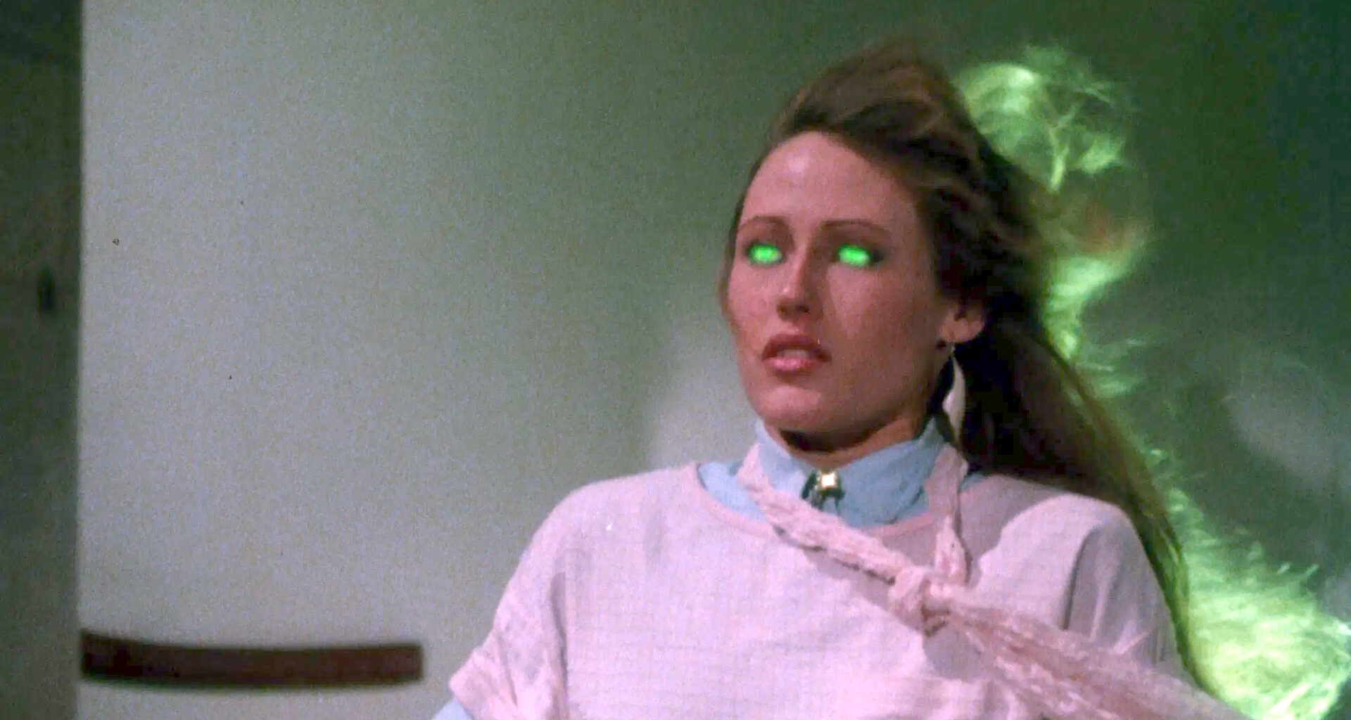 Vain aikuisille: Ilmaiskatselussa kulttikauhun pidennetty versio – 80-luvun tappokarnevaalit museossa