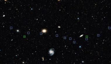 Kosminen törmäys synnytti 12 galaksin ketjun