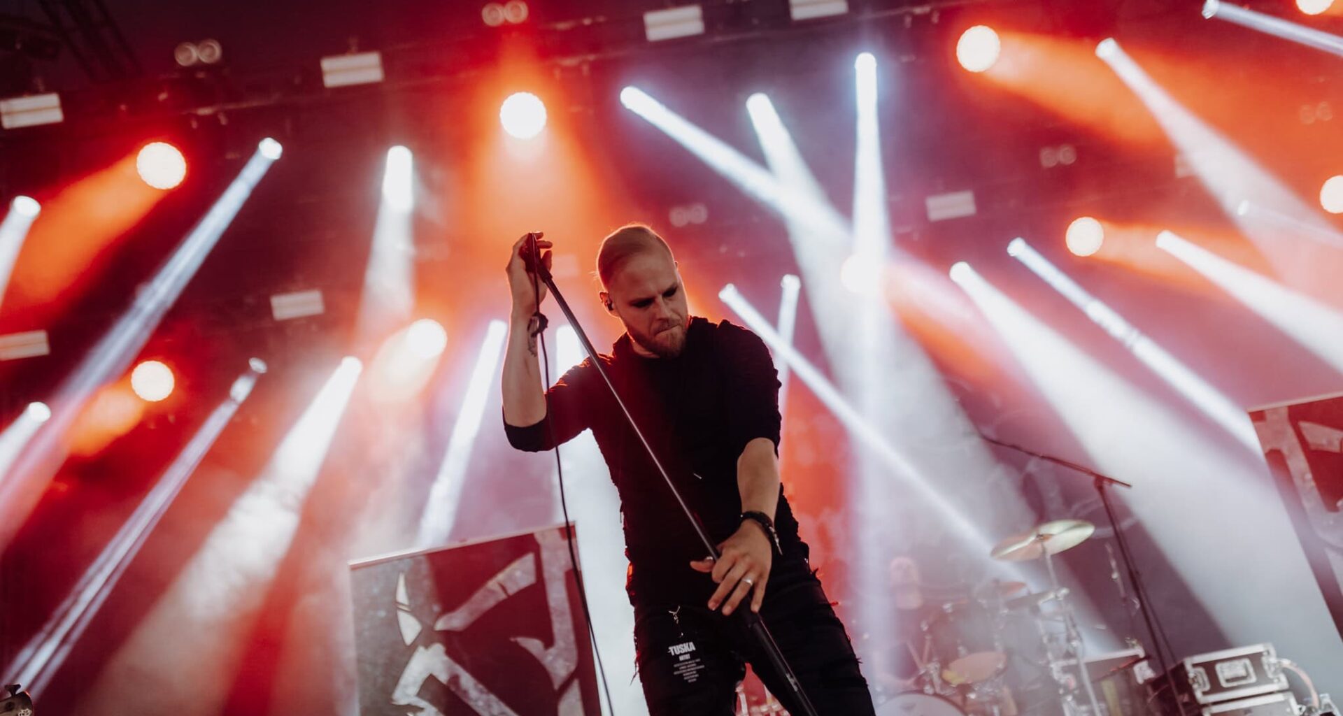 Kovassa nosteessa oleva suomalainen metalliyhtye julkaisee uuden albumin: tulevat keikat julki