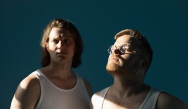 Suomen tämän hetken suosituin rockduo julkaisee uuden levyn: kiertuepäivät julki