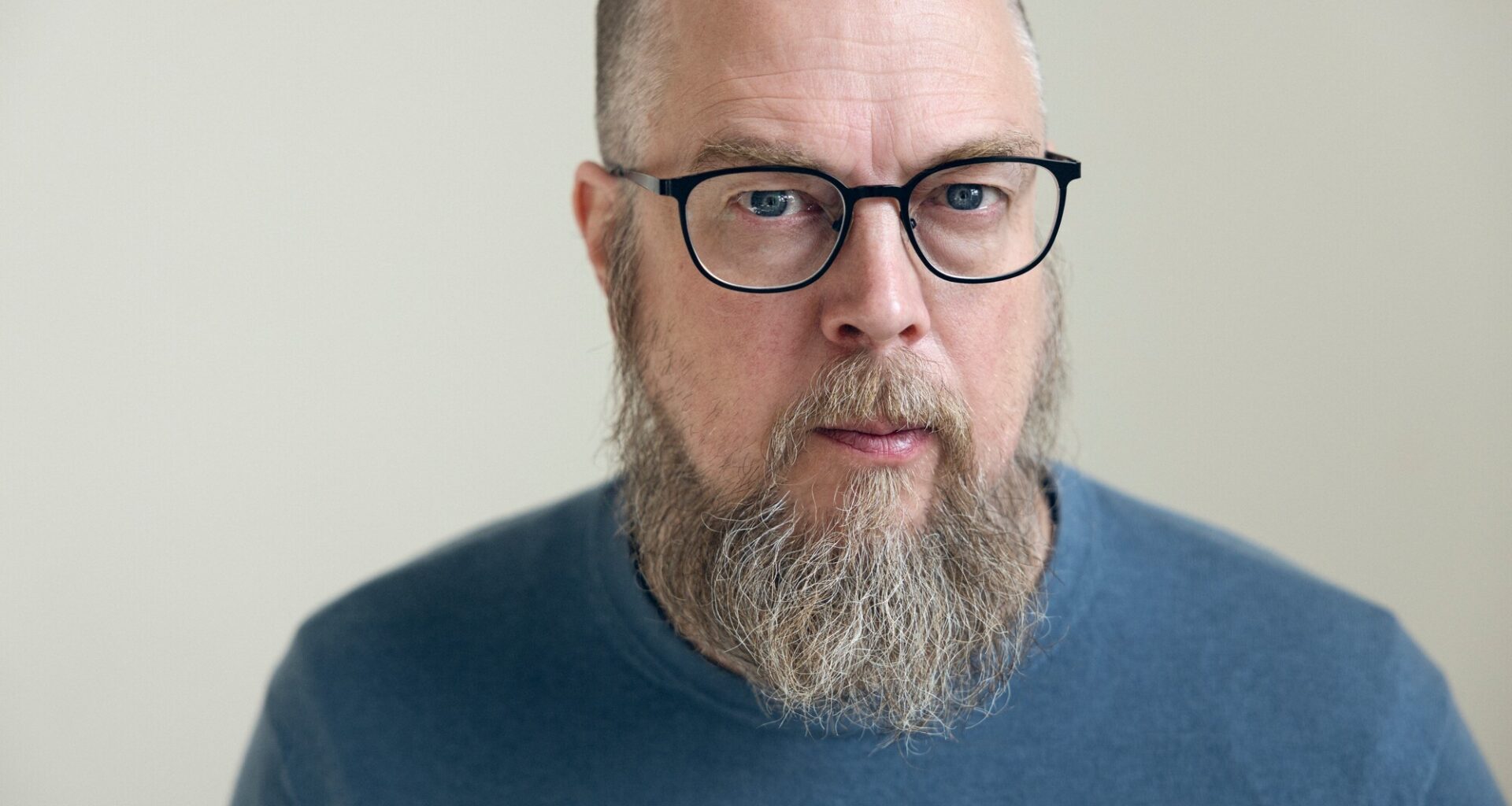 Tuomas Kyröä ei enää naurata hautajaisissa