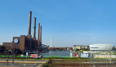 Autoteollisuudessa jälleen sirupula - pysäyttämässä tehtaita Euroopassa ja Japanissa