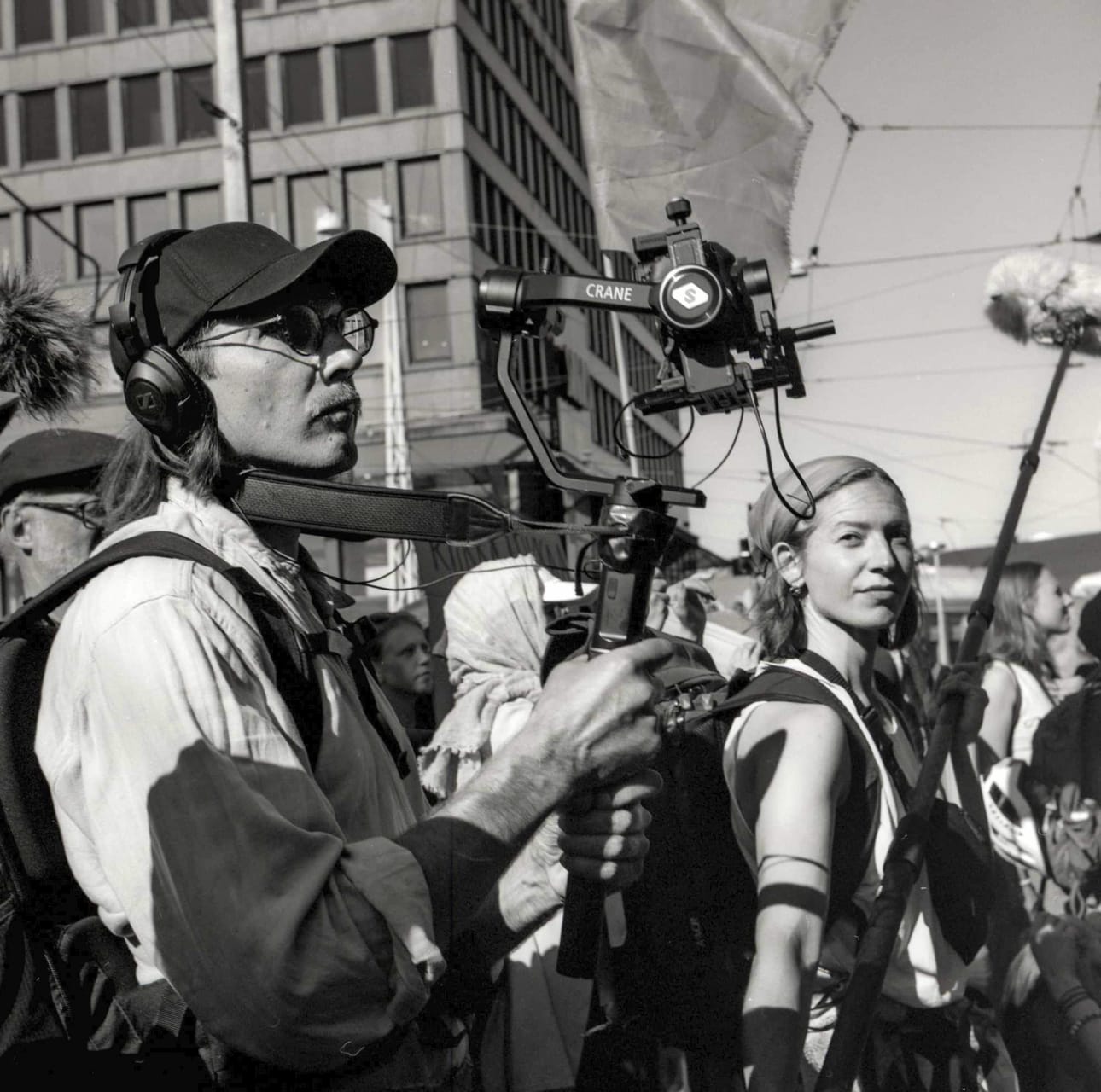 Saku Soukan aisaparina Kapina elämän puolesta -dokumenttia teki Maria Rannanheimo, joka urakoi toisena käsikirjoittajana, kakkoskamerakuvaajana ja puomittajana.