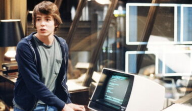 Nyt Areenassa: Klassikkojännäri on jo monelta unohtunut! Popularisoi tietokoneet ja kyberturvallisuuden suurelle yleisölle