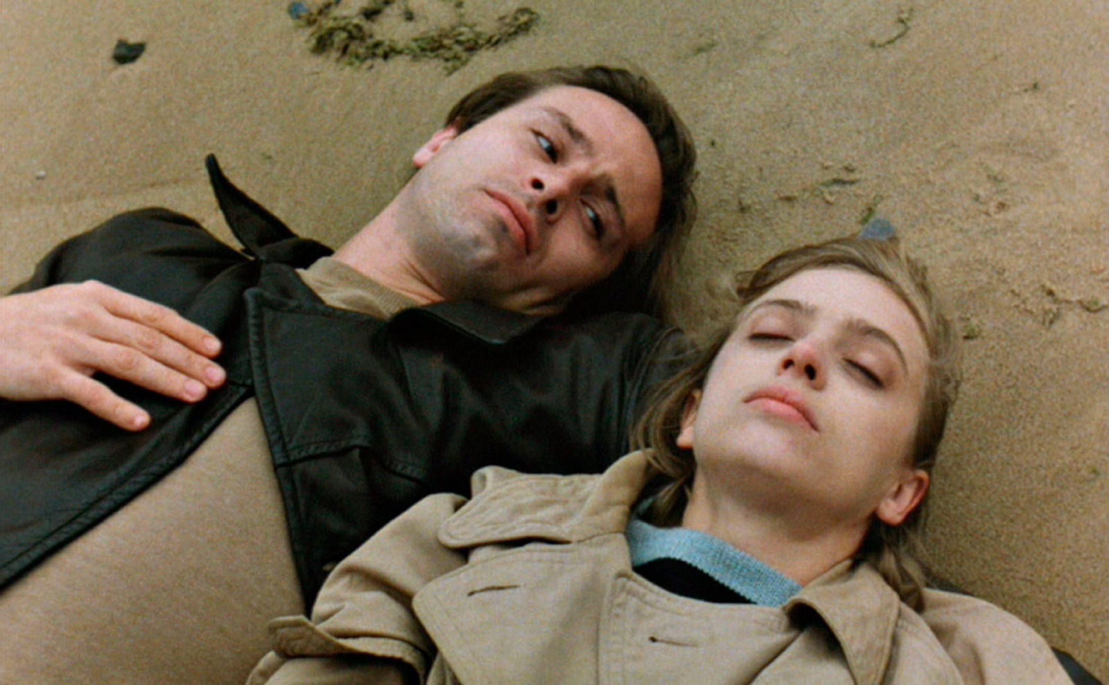 Tänään tv:ssä: Jörn Donnerin tuottamasta vuoden 1986 elokuvasta tuli kansainvälinen hanke – näyttelijät vitsailivat rakastelukohtauksista