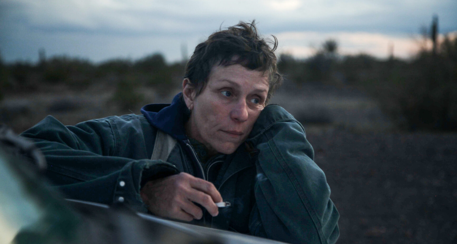 Nomadland rakentaa päähenkilönsä tarinan erityisen taidokkaasti