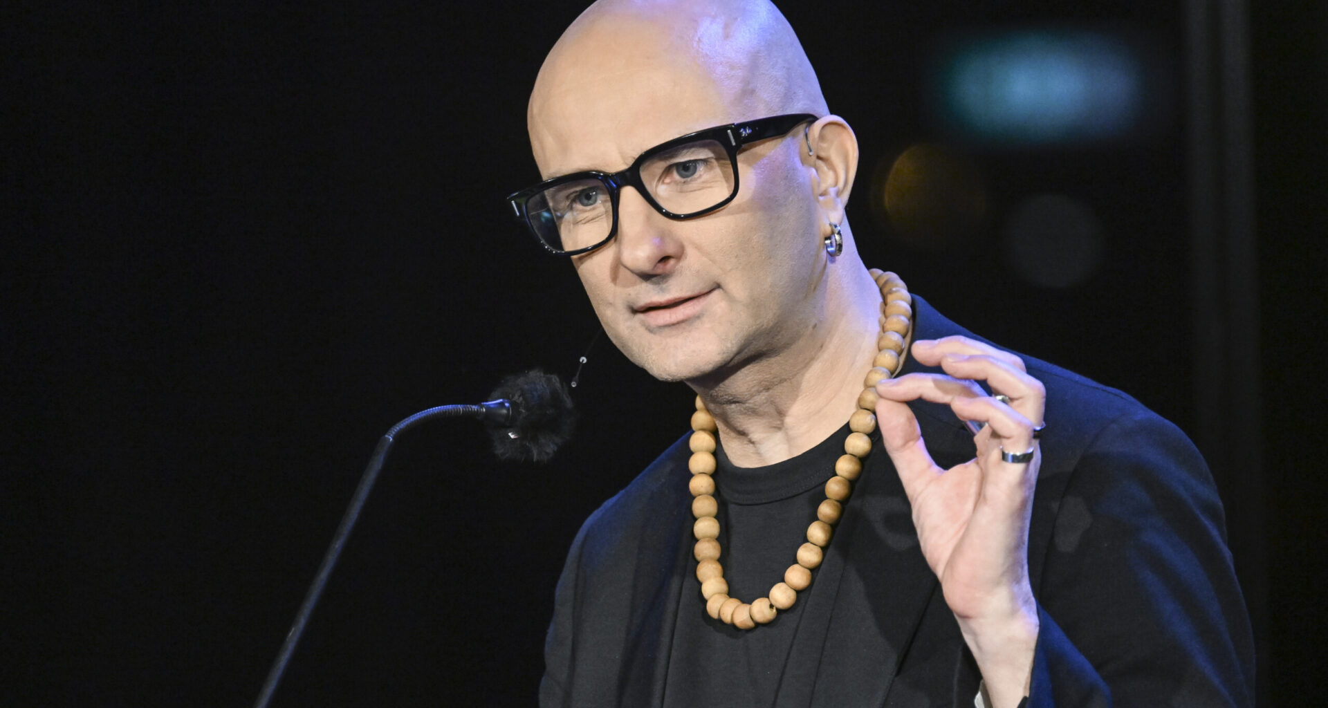 Vain elämää -tähden Herra Ylpön uusi aluevaltaus hämmentää: mistä ihmeestä tässä sekoilussa on kyse?