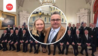 Palkitut isät juhlivat tänään isänpäivää Presidentinlinnassa.