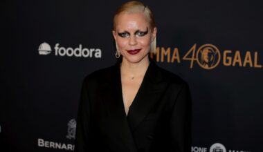 Paula Vesalalta taas yllätysilmoitus - Como.fi