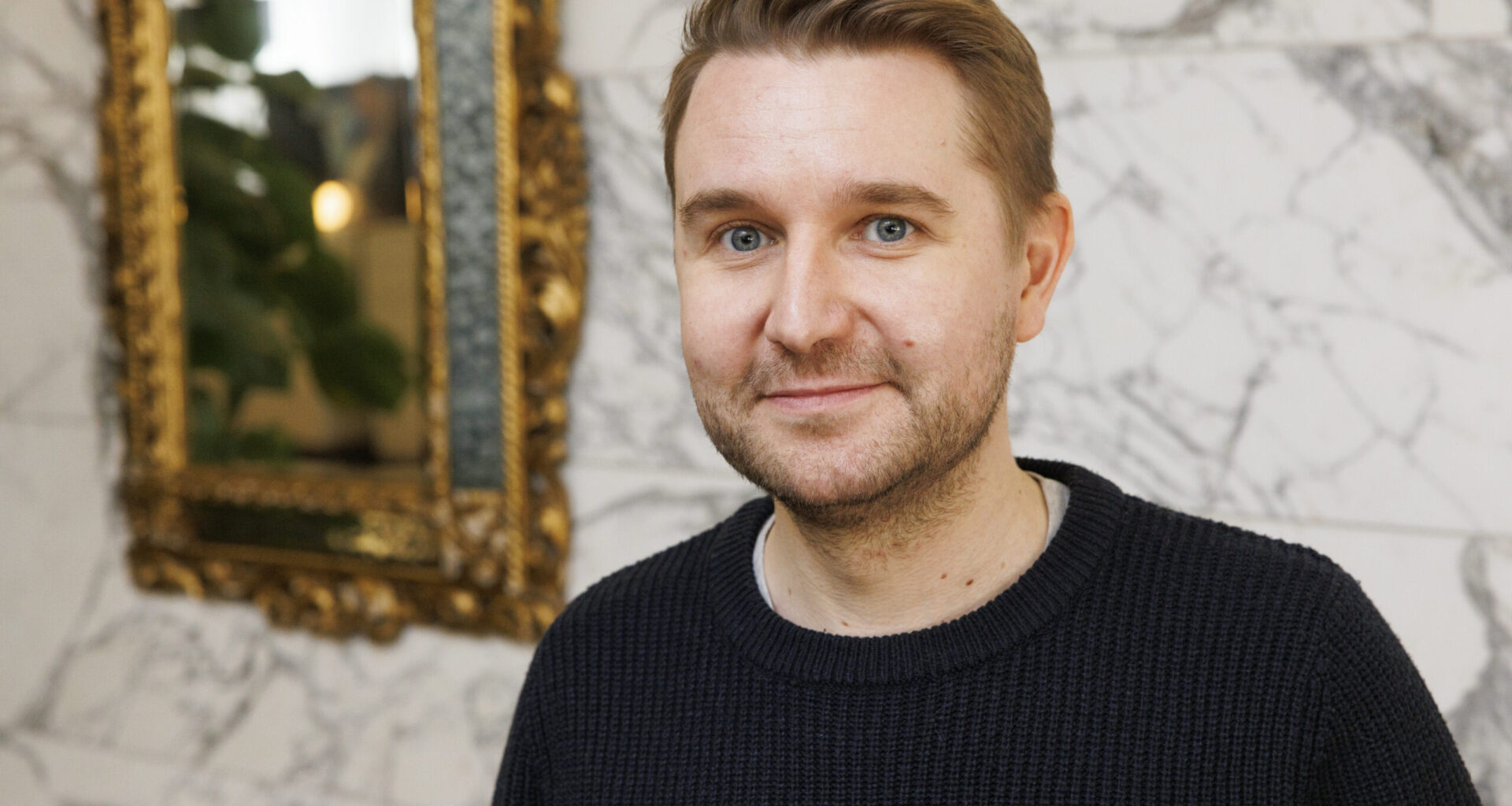 Joonas Nordman julkaisi saunakuvan – vierellä löylyistä nauttii myös karvainen kaveri