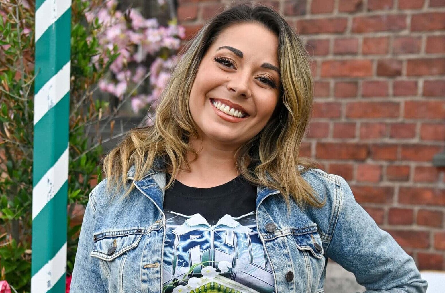 Amanda Harkimo julkaisi lapsuuskuvia – kumpi on Oliver?