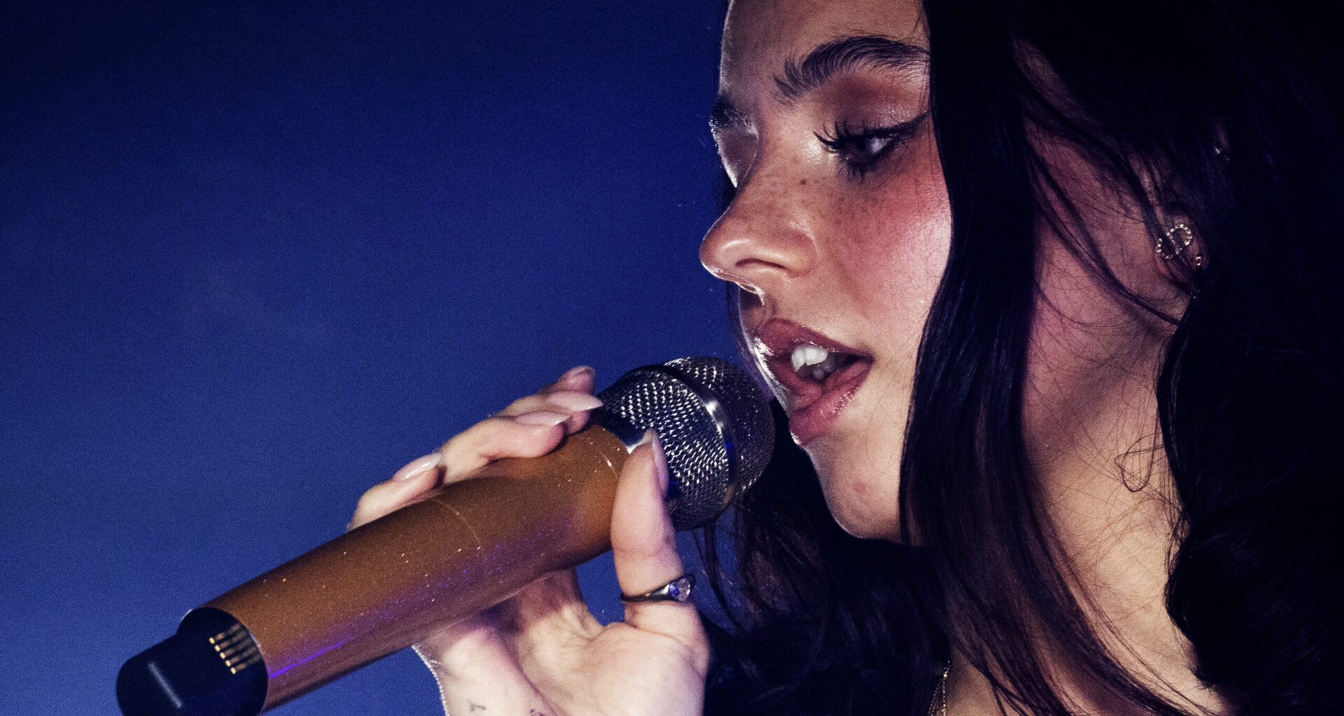 Laulaja Mirellasta tuli ylioppilas - Voice.fi