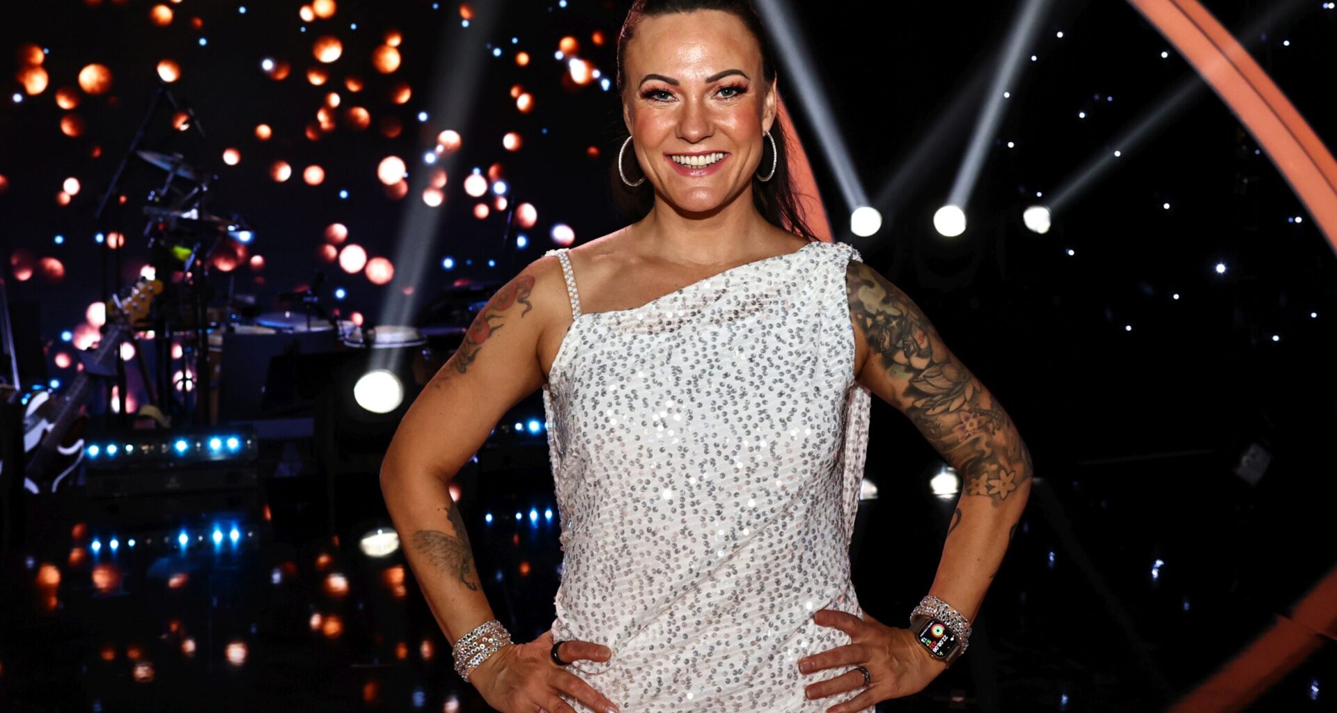 Tässä on Mira Luodin aikuinen poika – kuva äidin kanssa