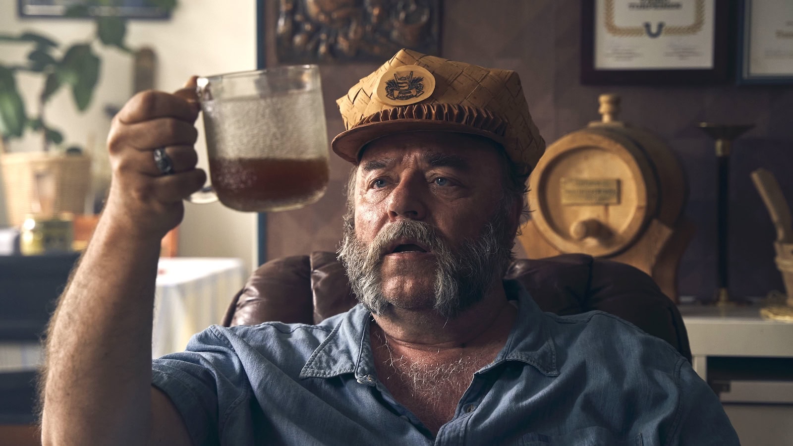 Illalla tv:ssä: Suomi-komedia oli vuoden 2025 suurimpia hittejä - nyt on panoksena maine ja perheen välit