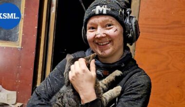 Anne-Mari Tarkkio, 31, on luultavasti Suomen kuuluisin maanviljelijä – Amskidabamski asuu yksin sukutilalla ja videoi arkeaan naama mudassa | Keski-Suomi