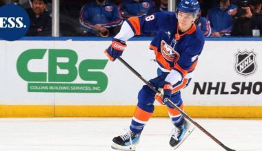 New York Islandersin 18-vuotias puolustaja teki NHL-historiaa – Bobby Orr menetti lähes 60 vuotta vanhan ennätyksensä | Urheilu