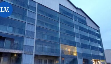 Aavemainen näky 109 asunnon kerrostalossa Helsingissä – Laura, 30, ja hänen puolisonsa ainoat asukkaat | Paikalliset