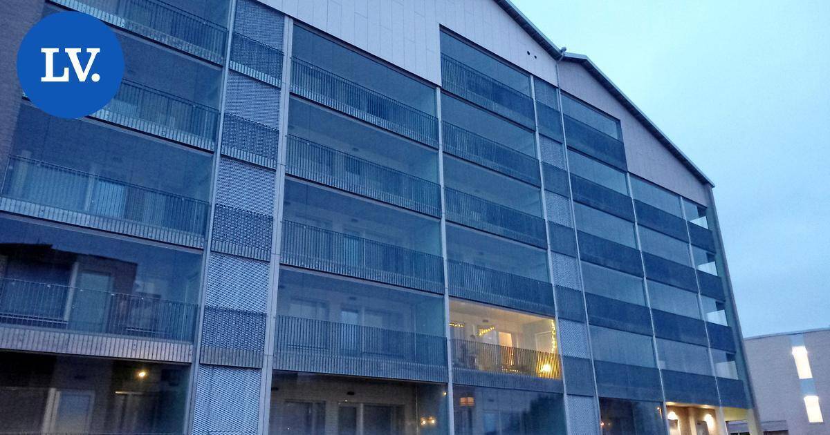 Aavemainen näky 109 asunnon kerrostalossa Helsingissä – Laura, 30, ja hänen puolisonsa ainoat asukkaat | Paikalliset