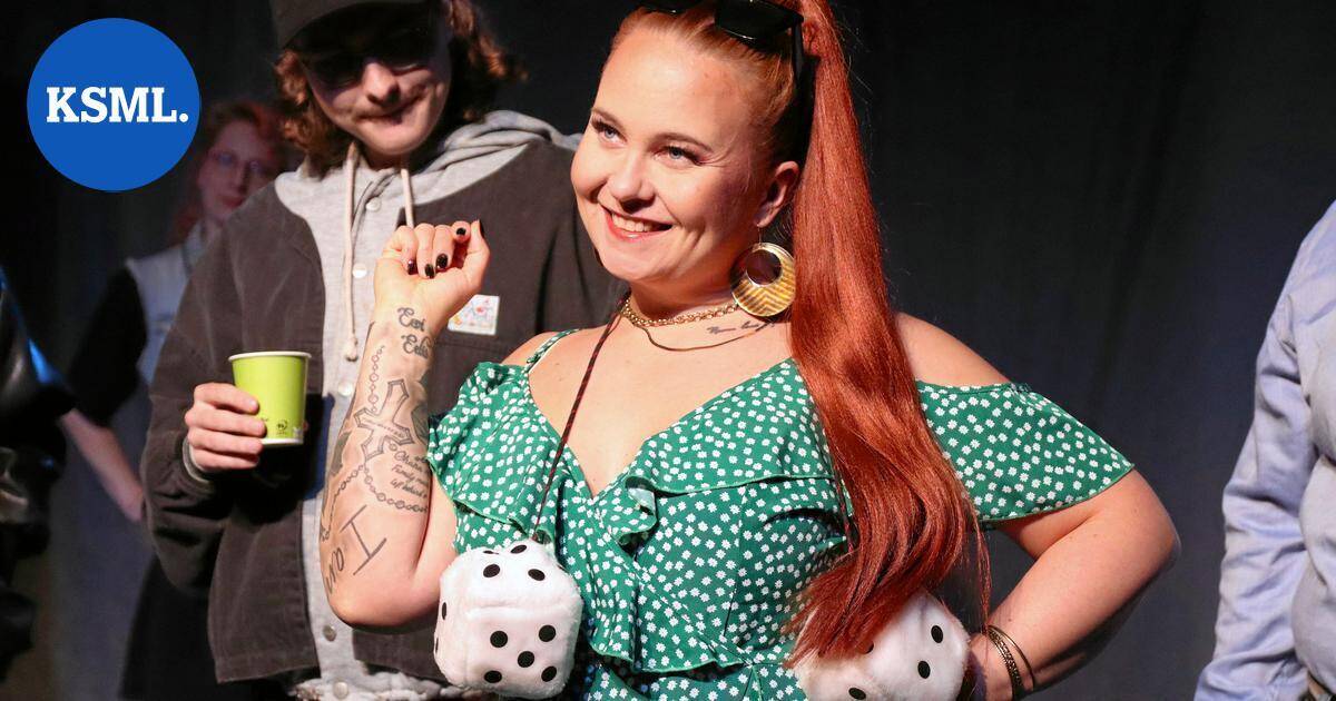 Teatteriarvio | J+J Teatterin Ja Jumala loi naisen on täydellisesti roolitettu ja monitasoinen komedia | Keski-Suomi