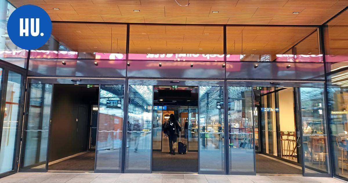 Rautatieaseman uudet liukuovet jakoivat kaupunkilaiset eri leireihin – "Hirvittävää!" | Paikalliset