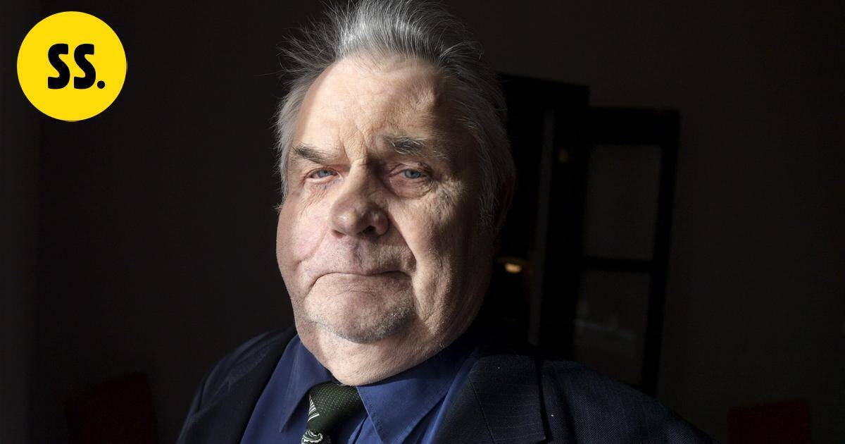 Sulo Karjalaiselle ehdollista vankeutta eläinsuojelurikoksesta – piti Aina-karhua pikkuisessa häkissä ja laiminlöi lauman pureksiman koirasuden hoidon | Uutissuomalainen