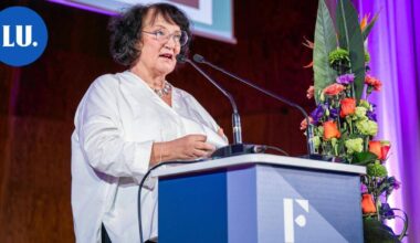 Kaunokirjallisuus | Raaseporilainen Monika Fagerholm voitti Finlandia-palkinnon | Paikalliset