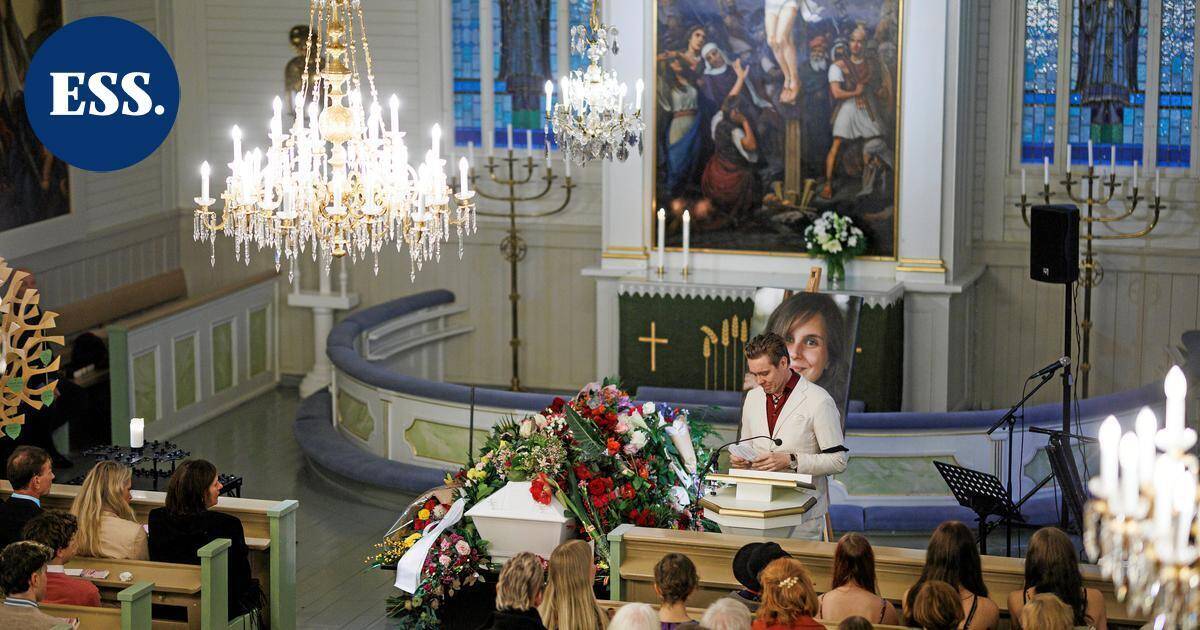 Saattoväki kunnioitti Olga Temosen toivetta värikkäästä pukeutumisesta siunaustilaisuudessa Iitin kirkossa | Päijät-Häme