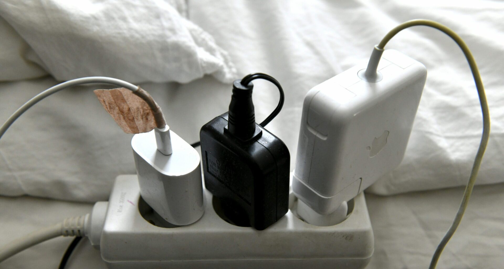 Asiantuntija IS:lle: Nämä laitteet kannattaa irrottaa ukkosella