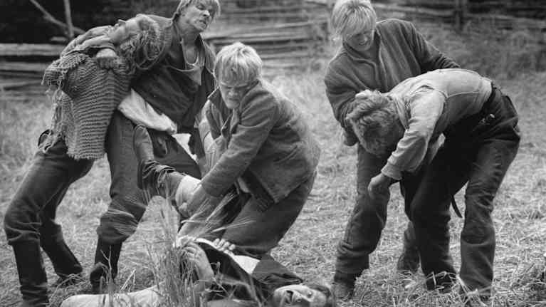 aleksis kivi, seitsemän veljestä, jouko turkka, tv-sarja, pojat nujuaa pellolla, 1989,