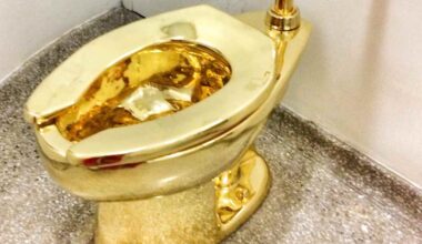 Harvinainen 100-kiloinen täyskultainen wc-pönttö huutokaupataan Sotheby'silla | Uutisia lyhyesti