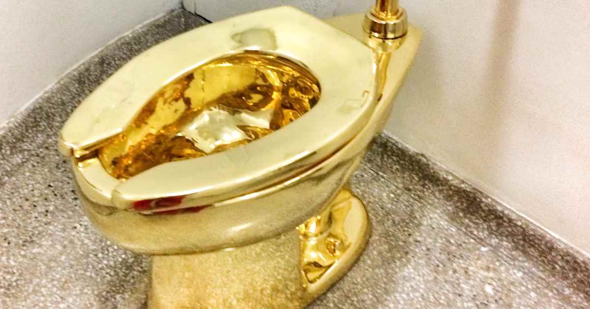 Harvinainen 100-kiloinen täyskultainen wc-pönttö huutokaupataan Sotheby'silla | Uutisia lyhyesti