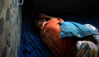 Joillakin työpaikoilta saa olla sairaana poissa jopa kymmenen päivää ilman todistusta, toisilla ei yhtään | Kotimaa