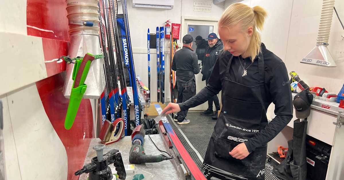 Nainen herättää ihmetystä hiihdon huoltorekassa – 17-vuotias Ronja Turunen unelmoi olympialaisista suksihuoltajana | Urheilu