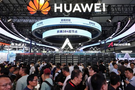 Huawein osasto tekoälytapahtumassa Shanghaissa viime heinäkuussa.