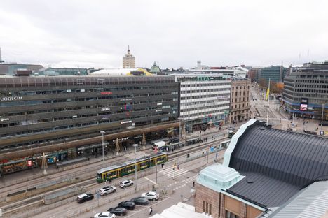 Kellotornista voi bongata muun muassa hotelli Tornin, jonka on kymmenen metriä kellotornia korkeampi.