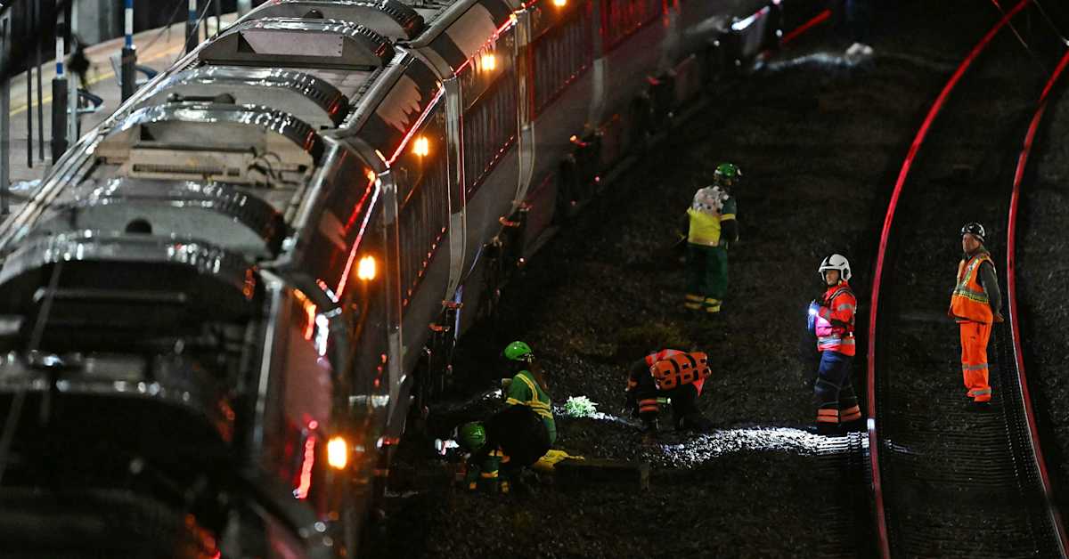 Britannian poliisi junapuukotuksista: Ei merkkiä terroristisesta teosta – kaksi yhä kriittisessä tilassa | Uutisia lyhyesti